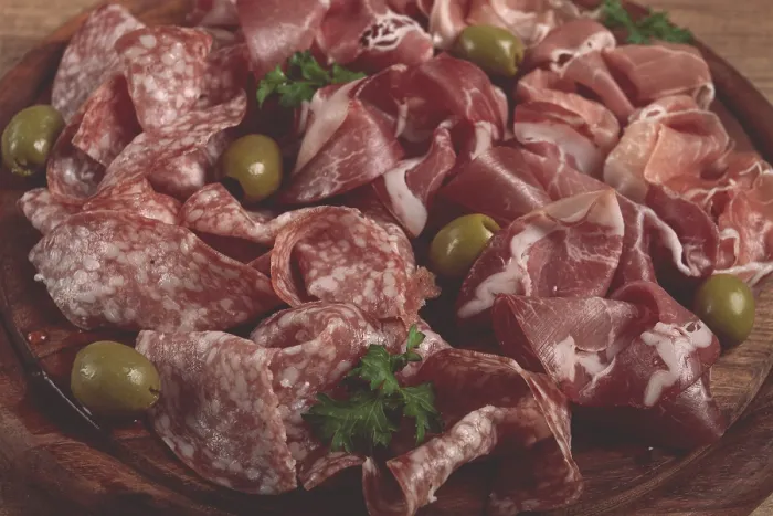 Gerahmter Druck : Sortiment, geschnittenes Fleisch-Vorspeise. Gerahmter Druck : Sortiment, geschnittenes Fleisch-Vorspeise.