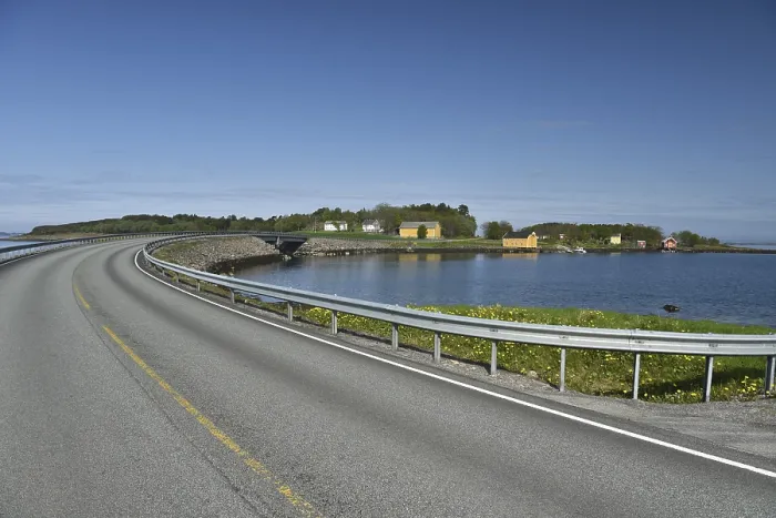 Gerahmter Druck : Die Atlantikstraße in Norwegen. Gerahmter Druck : Die Atlantikstraße in Norwegen.