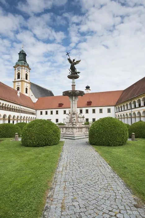 Gerahmter Druck : Augustinische Chorherrenstift Reichersberg Gerahmter Druck : Augustinische Chorherrenstift Reichersberg