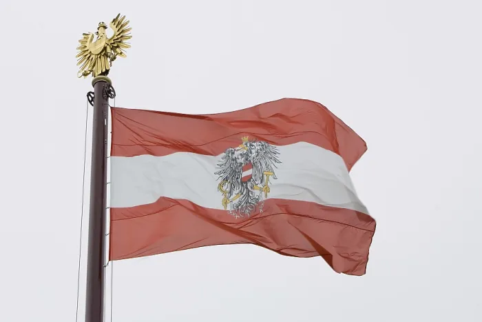Gerahmter Druck : Österreichische Flagge Gerahmter Druck : Österreichische Flagge