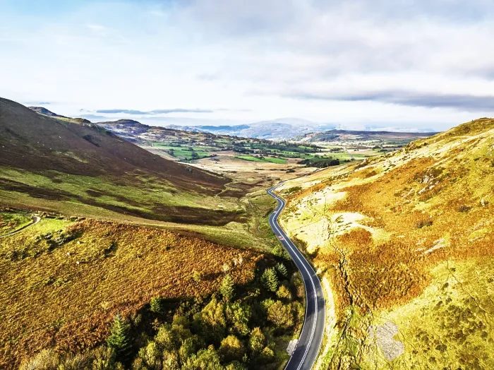 Gerahmter Druck : Herbstfarben über Mach Loop von einem Drohne. Gerahmter Druck : Herbstfarben über Mach Loop von einem Drohne.