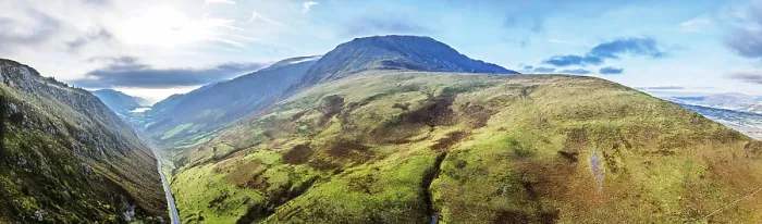 Gerahmter Druck : Herbstfarben über Mach Loop aus einem Drohnen. Gerahmter Druck : Herbstfarben über Mach Loop aus einem Drohnen.