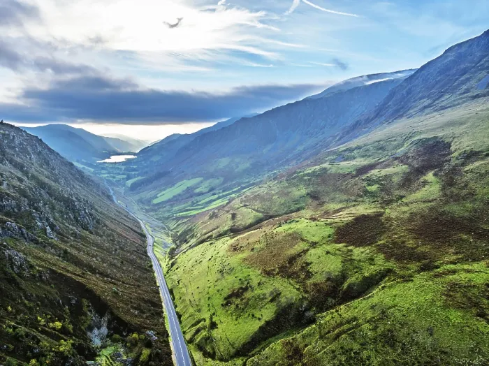 Gerahmter Druck : Herbstfarben über Mach Loop von einem Drohnen. Gerahmter Druck : Herbstfarben über Mach Loop von einem Drohnen.
