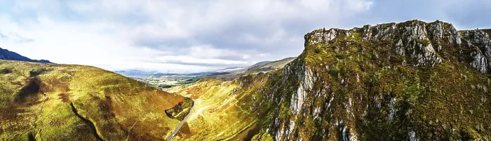 Gerahmter Druck : Herbstfarben über Mach Loop von einem Drohne. Gerahmter Druck : Herbstfarben über Mach Loop von einem Drohne.