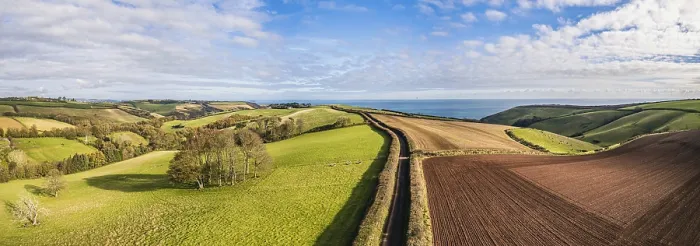 Gerahmter Druck : Herbst über den Devon-Feldern und Bauernhöfen. Gerahmter Druck : Herbst über den Devon-Feldern und Bauernhöfen.