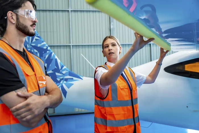 Gerahmter Druck : Luftfahrzeugtechniker Gerahmter Druck : Luftfahrzeugtechniker