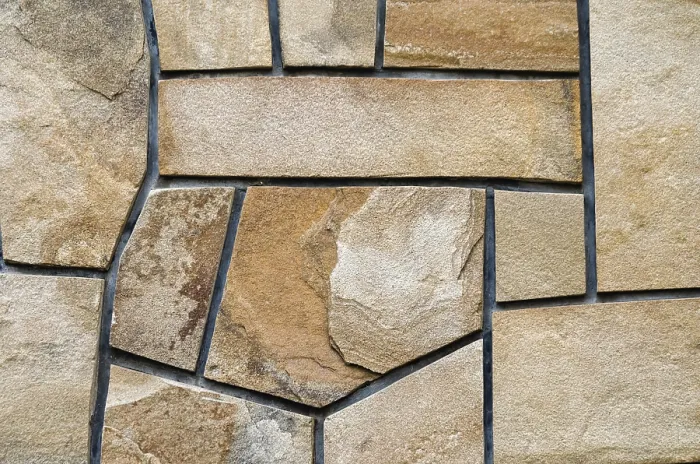 Gerahmter Druck : Hintergrund alte Steinmauer mit abstraktem Muster in der Nähe.
