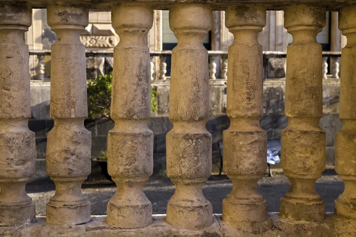 Gerahmter Druck : Balustrade mit antiken Barockpfeilern. Gerahmter Druck : Balustrade mit antiken Barockpfeilern.