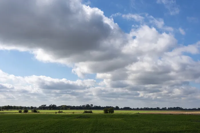 Gerahmter Druck : Wolkenband über Elbmarschen Gerahmter Druck : Wolkenband über Elbmarschen