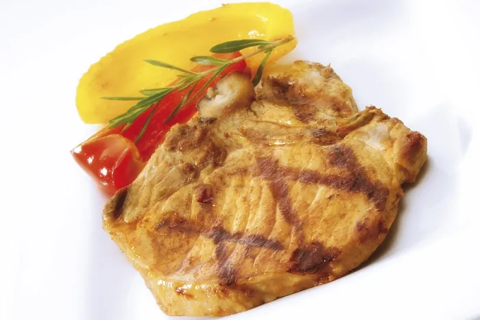 Gerahmter Druck : Gegrillter Schnitzel, Hack. Gerahmter Druck : Gegrillter Schnitzel, Hack.