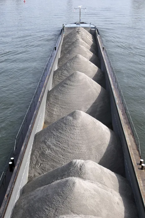 Gerahmter Druck : Schiff mit Sand Gerahmter Druck : Schiff mit Sand