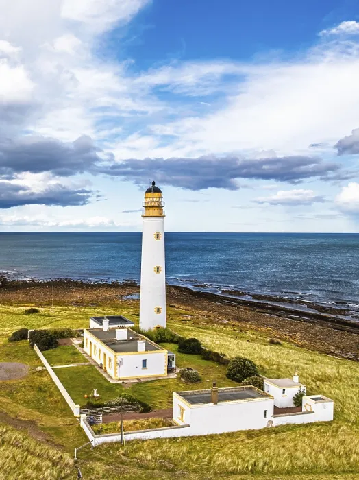 Gerahmter Druck : Barns Ness Leuchtturm aus einer Drohne. Gerahmter Druck : Barns Ness Leuchtturm aus einer Drohne.