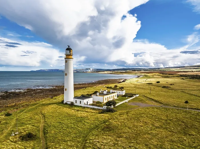 Gerahmter Druck : Barns Ness Leuchtturm aus einer Drohne. Gerahmter Druck : Barns Ness Leuchtturm aus einer Drohne.