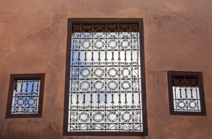 Gerahmter Druck : Gitterfenster, Marrakesch, Marokko Gerahmter Druck : Gitterfenster, Marrakesch, Marokko