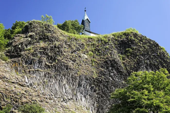 Gerahmter Druck : Basaltfelsen im Parkstein, Oberpfalz. Gerahmter Druck : Basaltfelsen im Parkstein, Oberpfalz.