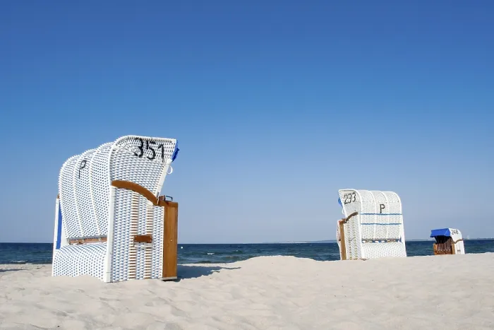 Gerahmter Druck : Strandstühle Gerahmter Druck : Strandstühle