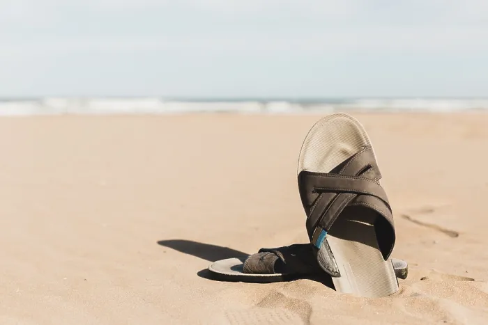 Gerahmter Druck : Strandkonzept mit Sandal