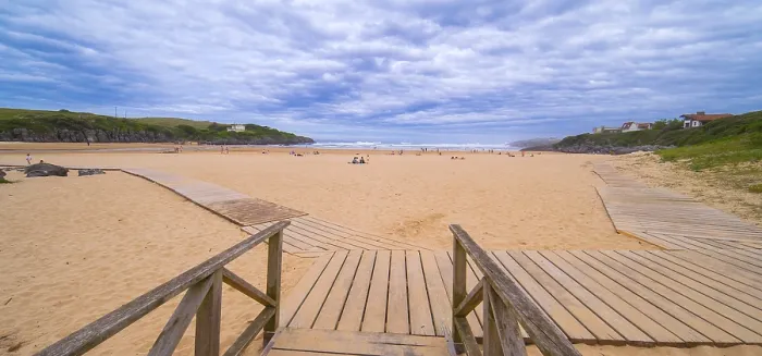 Gerahmter Druck : Strand von Cuberris, Bareyo, Kantabrien, Spanien Gerahmter Druck : Strand von Cuberris, Bareyo, Kantabrien, Spanien