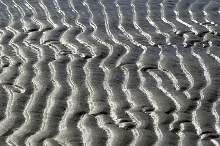 Gerahmter Druck : Strand bei Niedrigwasser mit Wellenmuster. Gerahmter Druck : Strand bei Niedrigwasser mit Wellenmuster.