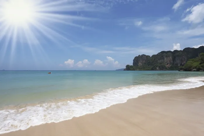 Gerahmter Druck : Paradies am Strand auf der Insel Phi-Phi. Gerahmter Druck : Paradies am Strand auf der Insel Phi-Phi.