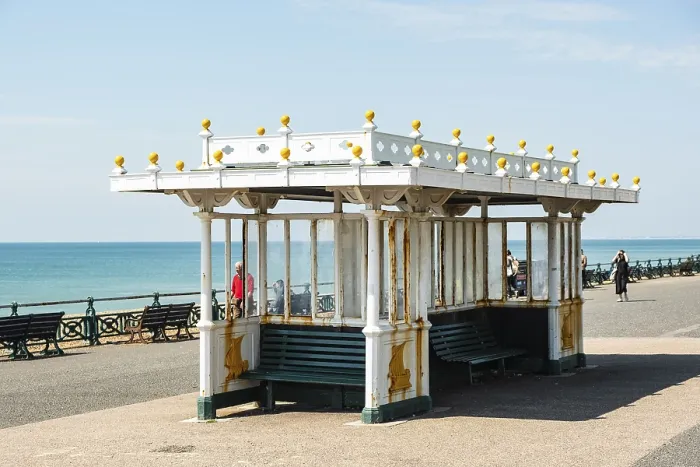 Gerahmter Druck : Strandpavillon an der Brighton-Hüfte. Gerahmter Druck : Strandpavillon an der Brighton-Hüfte.