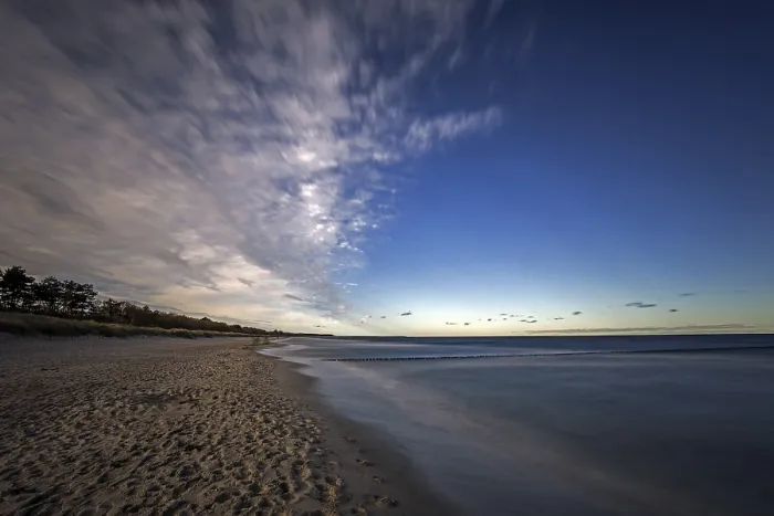 Gerahmter Druck : Strand, Meer und Wolken in Zingst. Gerahmter Druck : Strand, Meer und Wolken in Zingst.