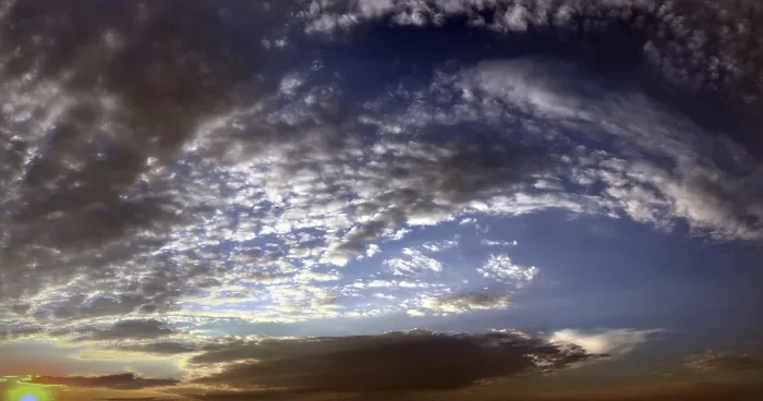 Gerahmter Druck : Schönes blauer Himmel mit Wolkenhintergrund. Gerahmter Druck : Schönes blauer Himmel mit Wolkenhintergrund.