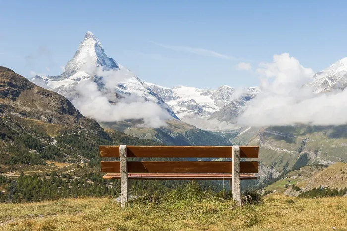 Gerahmter Druck : Bänk mit Aussicht, Fünf-Seen-Pfad. Gerahmter Druck : Bänk mit Aussicht, Fünf-Seen-Pfad.