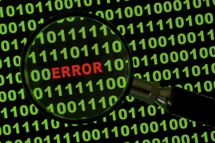 Gerahmter Druck : Binärcode mit dem Wort Fehler unter einem Lupe Binärcode mit dem Wort Fehler Gerahmter Druck : Binärcode mit dem Wort Fehler unter einem Lupe Binärcode mit dem Wort Fehler
