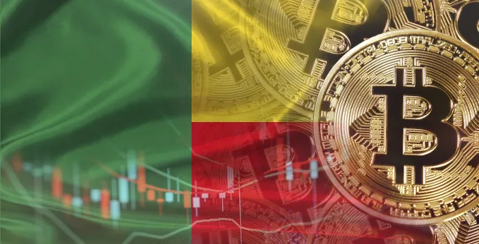 Gerahmter Druck : Bitcoin-Kryptowährung mit der Flagge von Benin. Gerahmter Druck : Bitcoin-Kryptowährung mit der Flagge von Benin.