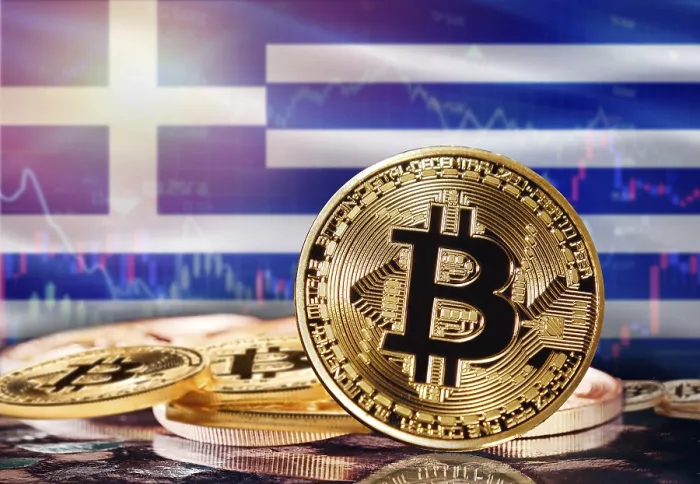 Gerahmter Druck : Bitcoin vor dem griechischen Flaggenhintergrund. Anleger in Kryptowährungen und Blockchain-Technologie in Griechenland, Konzept Gerahmter Druck : Bitcoin vor dem griechischen Flaggenhintergrund. Anleger in Kryptowährungen und Blockchain-Technologie in Griechenland, Konzept