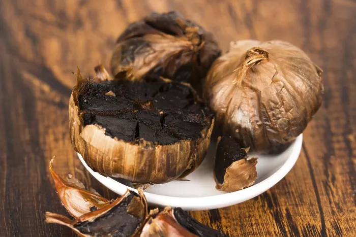 Gerahmter Druck : Schwarzer Knoblauch Gerahmter Druck : Schwarzer Knoblauch