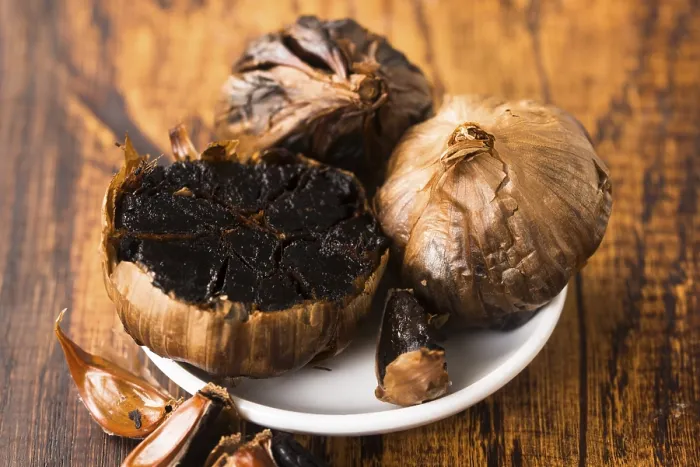 Gerahmter Druck : Schwarzer Knoblauch Gerahmter Druck : Schwarzer Knoblauch