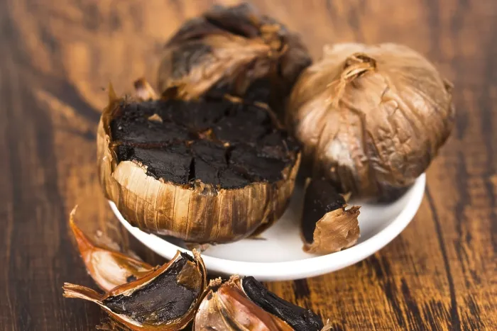Gerahmter Druck : Schwarzer Knoblauch Gerahmter Druck : Schwarzer Knoblauch
