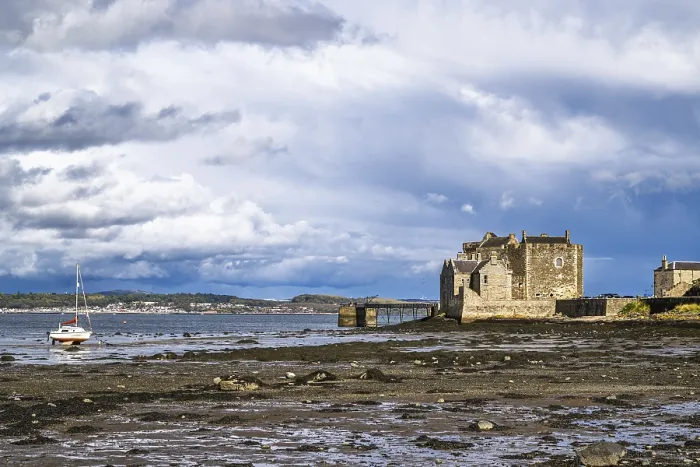 Gerahmter Druck : Schloss Blackness, Blackness, Firth von Forth Gerahmter Druck : Schloss Blackness, Blackness, Firth von Forth