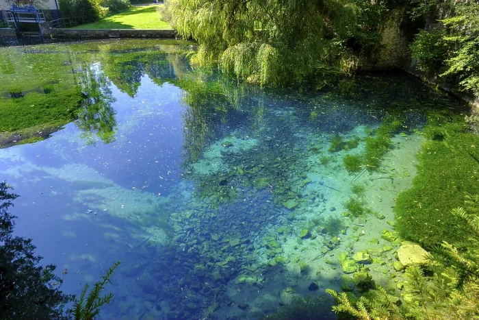 Gerahmter Druck : Blauer Quelltopf, Ursprung spring Gerahmter Druck : Blauer Quelltopf, Ursprung spring