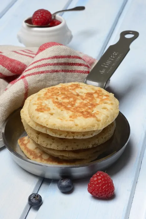 Gerahmter Druck : Blini, Mini-Pfannkuchen mit Früchten, Blini Gerahmter Druck : Blini, Mini-Pfannkuchen mit Früchten, Blini