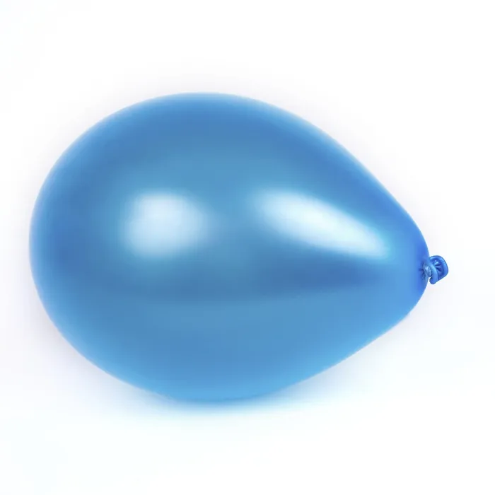 Gerahmter Druck : Blauer Gummiball auf weißem Hintergrund Gerahmter Druck : Blauer Gummiball auf weißem Hintergrund