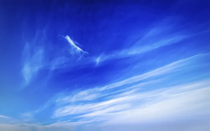 Gerahmter Druck : Himmel mit weißen Wolken Gerahmter Druck : Himmel mit weißen Wolken