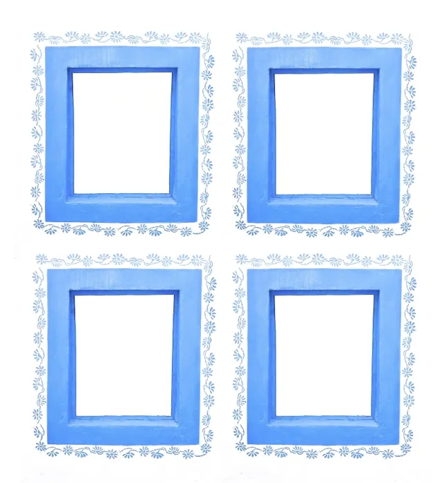 Gerahmter Druck : Vier blaue Fensterumrandungen mit Blumenmuster, isoliert auf weiß. Gerahmter Druck : Vier blaue Fensterumrandungen mit Blumenmuster, isoliert auf weiß.