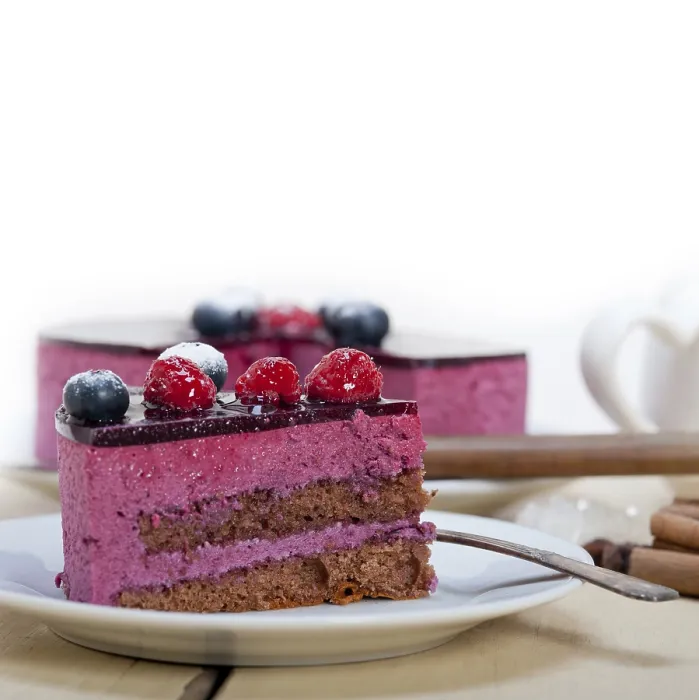 Gerahmter Druck : Blaubeer- und Himbeertorte-Mousse-Dessert mit Gewürzen. Gerahmter Druck : Blaubeer- und Himbeertorte-Mousse-Dessert mit Gewürzen.