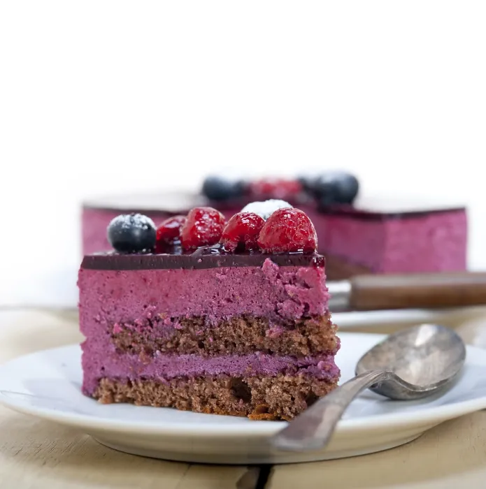 Gerahmter Druck : Blauerbeeren- und Himbeerkuchenmousse-Dessert mit Gewürzen. Gerahmter Druck : Blauerbeeren- und Himbeerkuchenmousse-Dessert mit Gewürzen.