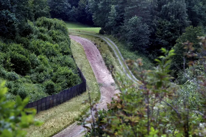 Gerahmter Druck : Grenzbefestigung mit Säulengang. Gerahmter Druck : Grenzbefestigung mit Säulengang.