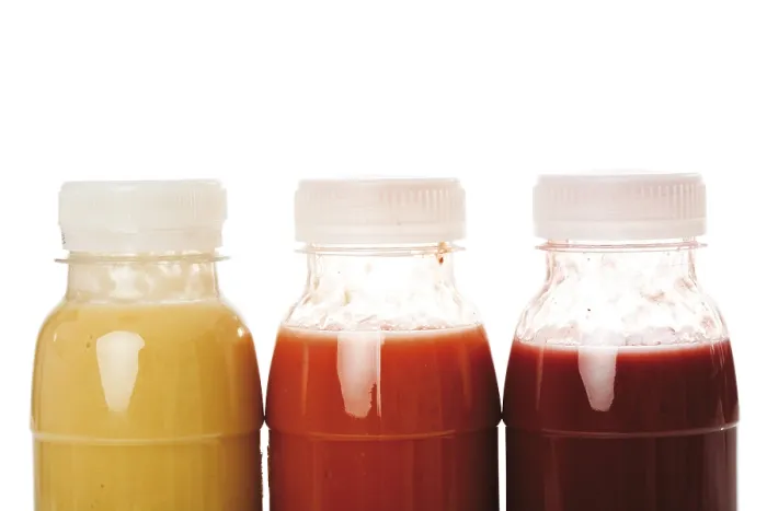 Gerahmter Druck : Gekühlte Smoothies in Flaschen. Gerahmter Druck : Gekühlte Smoothies in Flaschen.
