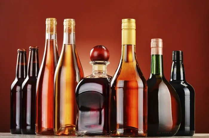 Gerahmter Druck : Flaschen verschiedener alkoholischer Getränke. Gerahmter Druck : Flaschen verschiedener alkoholischer Getränke.