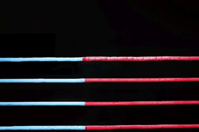 Gerahmter Druck : Boxingringseile auf schwarzem Hintergrund. Gerahmter Druck : Boxingringseile auf schwarzem Hintergrund.
