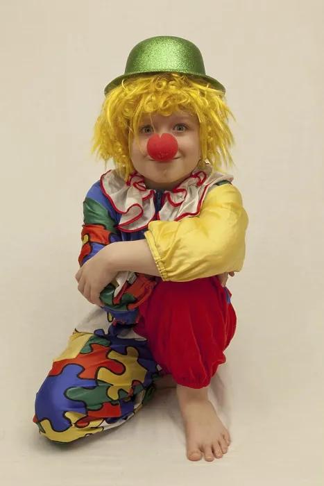 Gerahmter Druck : Junge verkleidet als Clown.
