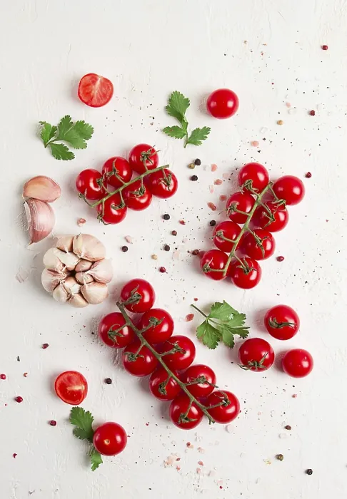 Gerahmter Druck : Zweig mit Mini-Kirschtomaten. Gerahmter Druck : Zweig mit Mini-Kirschtomaten.