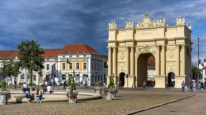 Gerahmter Druck : Das Brandenburger Tor in Potsdam. Gerahmter Druck : Das Brandenburger Tor in Potsdam.