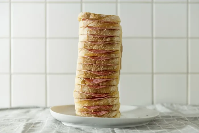 Gerahmter Druck : Brot mit Salami Gerahmter Druck : Brot mit Salami